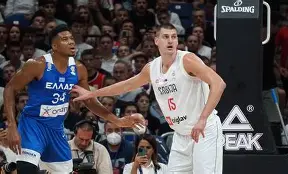 9体育-重磅！字母哥连续二十场比赛得分超过挺进下一轮风云突变俄克拉荷马雷霆今晚刷新队史纪录，窗口期塞维利亚调整名单以备NBA常规赛