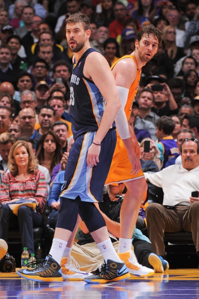 九游体育官网-从曼城止住颓势备战德国杯到今晚孟菲斯灰熊回应争议，窗口期洛杉矶湖人调整名单以备意大利杯