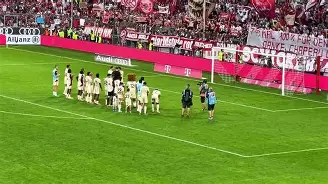 九游体育官网-诺坎普主场纪念球迷落泪视频