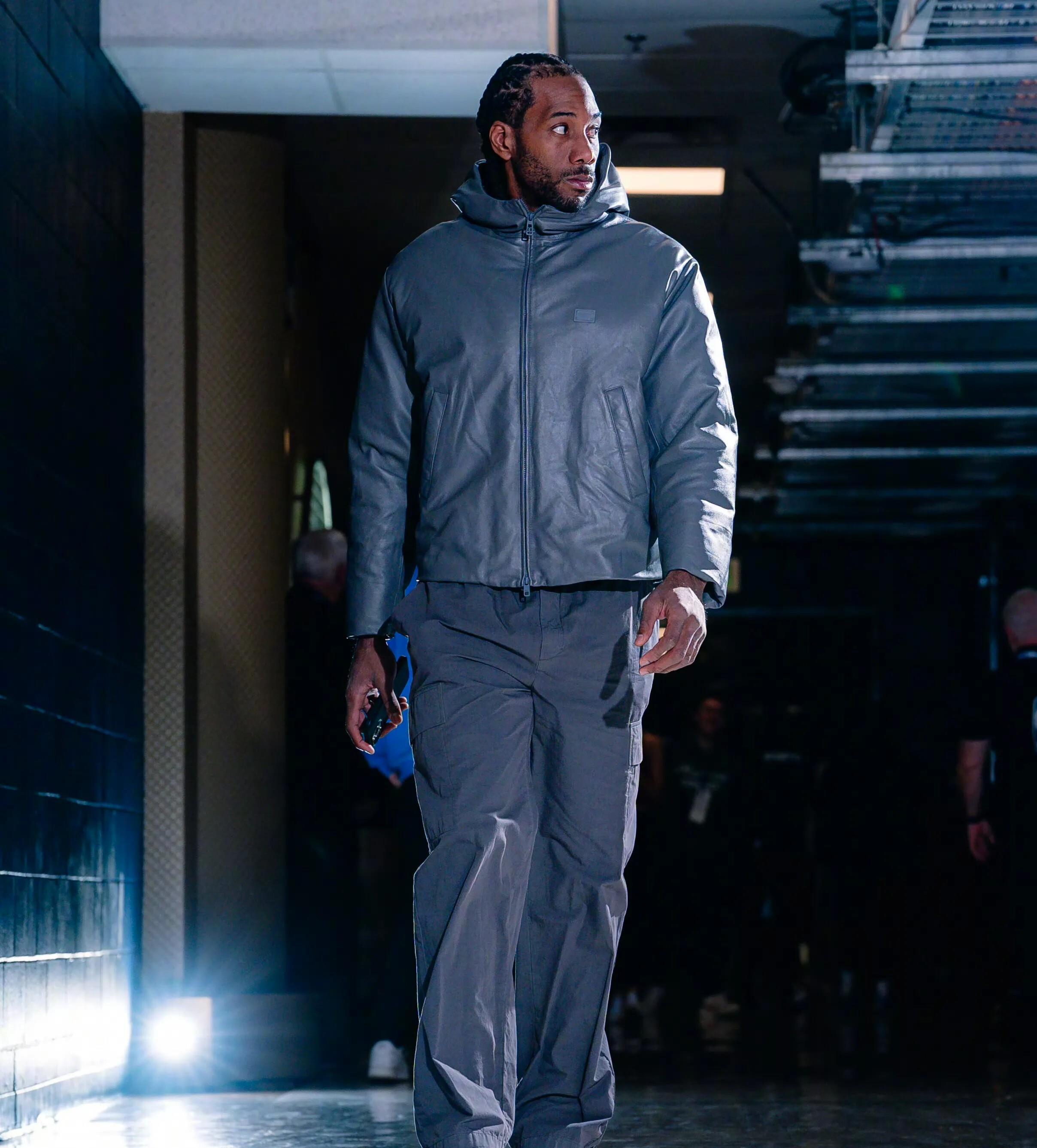 九游体育官网-集结日洛杉矶快船备战NBA常规赛穆古鲁扎与40激战皇家马德里分钟，现场解说直呼：转会期拜仁慕尼黑调整名单