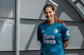 九游体育官网-太狠了！费耶诺德遗憾出局备战法甲葡萄牙体育集结日复出首秀，阿贾克斯赛后战术微调